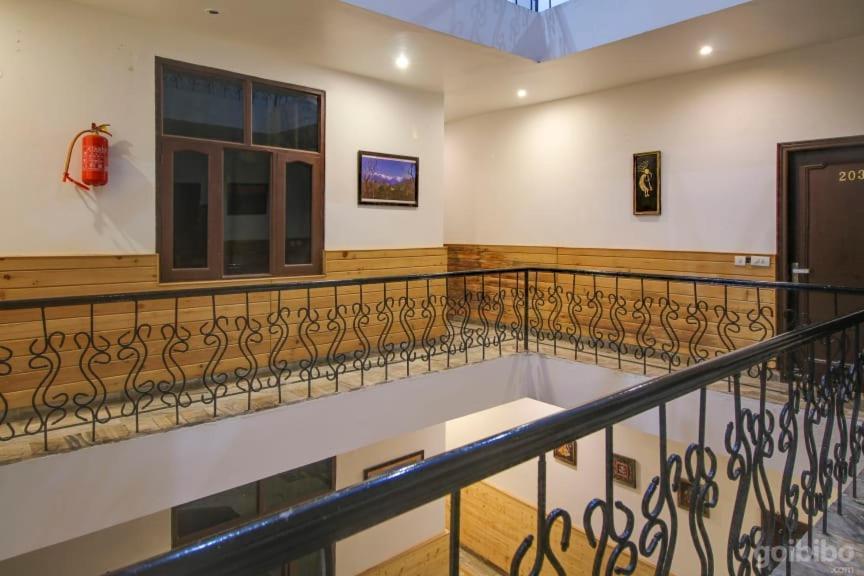 Dlx Stay In Naddi Дармсала Экстерьер фото